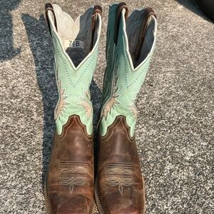 Women’s Ariat Cowboy Boots